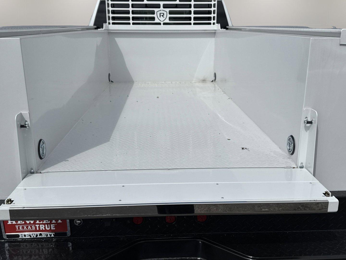 2025 Chevrolet Silverado 3500 HD Chassis Cab Vehicle Photo in GEORGETOWN, TX 78626-7508
