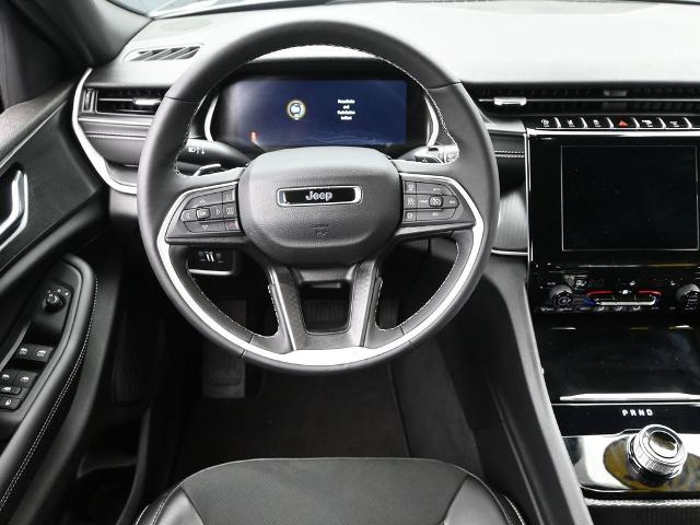 2025 Jeep Grand Cherokee L Vehicle Photo in Cedar Rapids, IA 52402