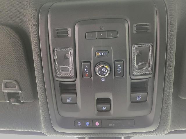 2021 Chevrolet Suburban Vehicle Photo in Neenah, WI 54956
