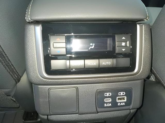 2025 Subaru Ascent Vehicle Photo in Green Bay, WI 54304