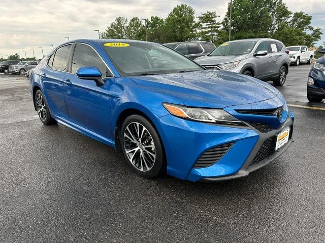 2018 Toyota Camry Vehicle Photo in COLUMBIA, MO 65203-3903