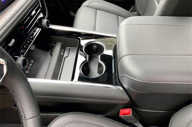 2025 Chevrolet Suburban Vehicle Photo in KANSAS CITY, MO 64114-4502