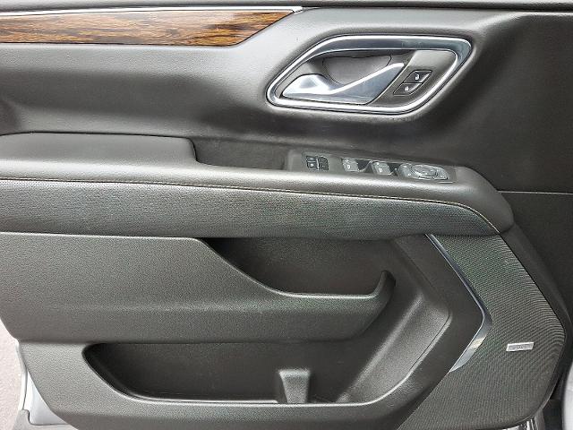 2023 Chevrolet Suburban Vehicle Photo in TREVOSE, PA 19053-4984
