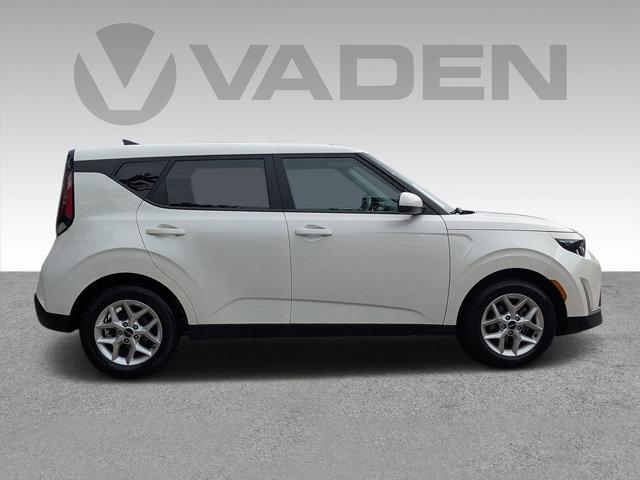 2023 Kia Soul Vehicle Photo in BRUNSWICK, GA 31525-1881