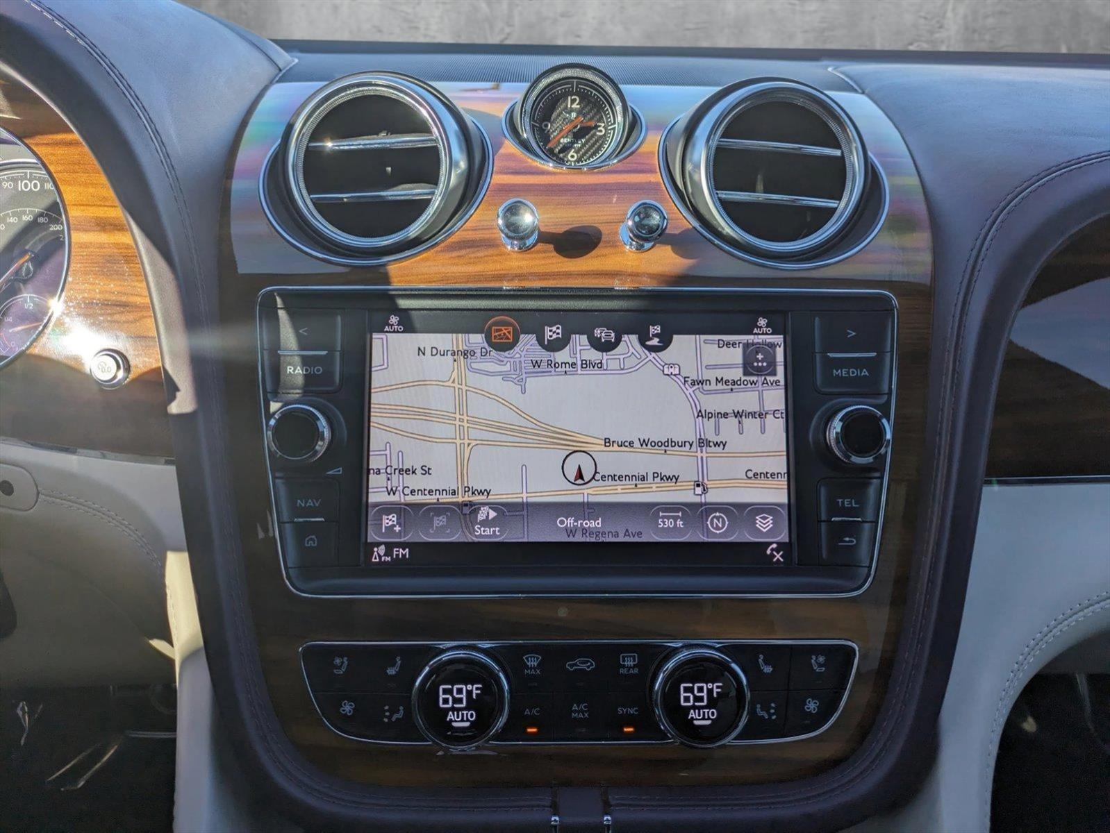 2019 Bentley Bentayga Vehicle Photo in Las Vegas, NV 89149