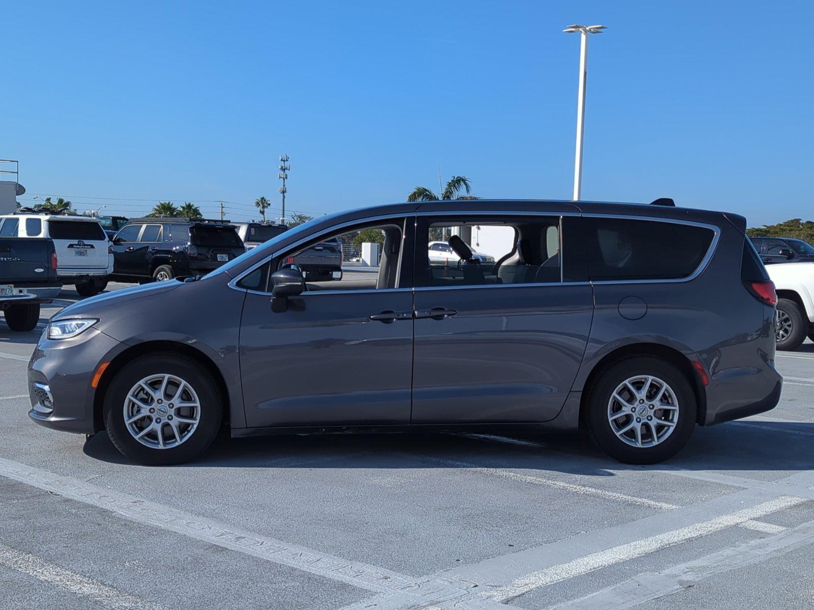 2023 Chrysler Pacifica Vehicle Photo in Ft. Myers, FL 33907