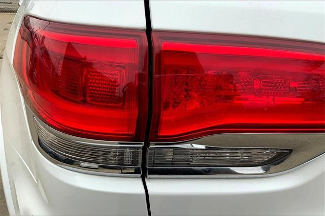 2017 Jeep Grand Cherokee Vehicle Photo in KANSAS CITY, MO 64114-4545