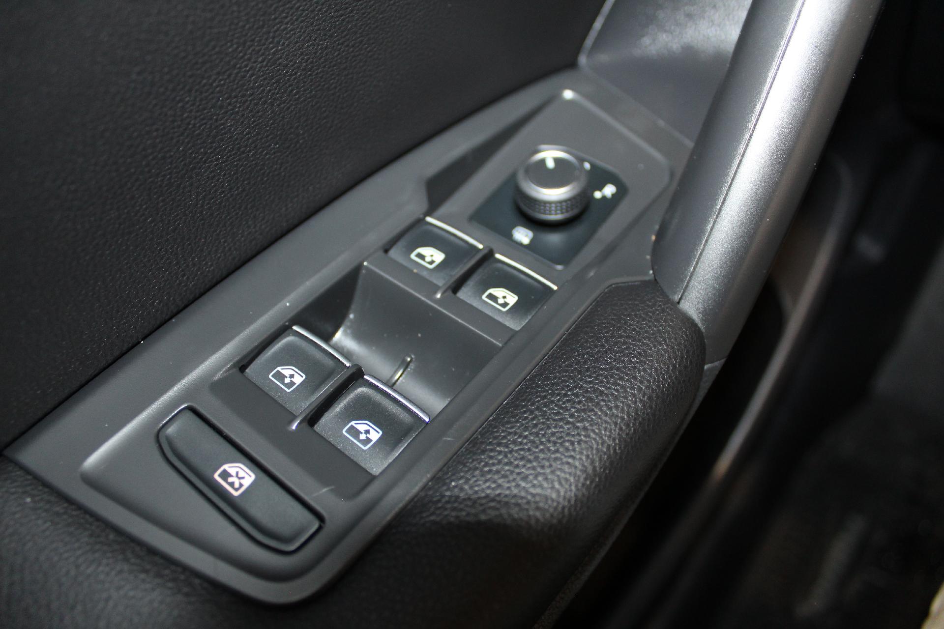 2021 Volkswagen Tiguan Vehicle Photo in NORTHAMPTON, MA 01060-1120