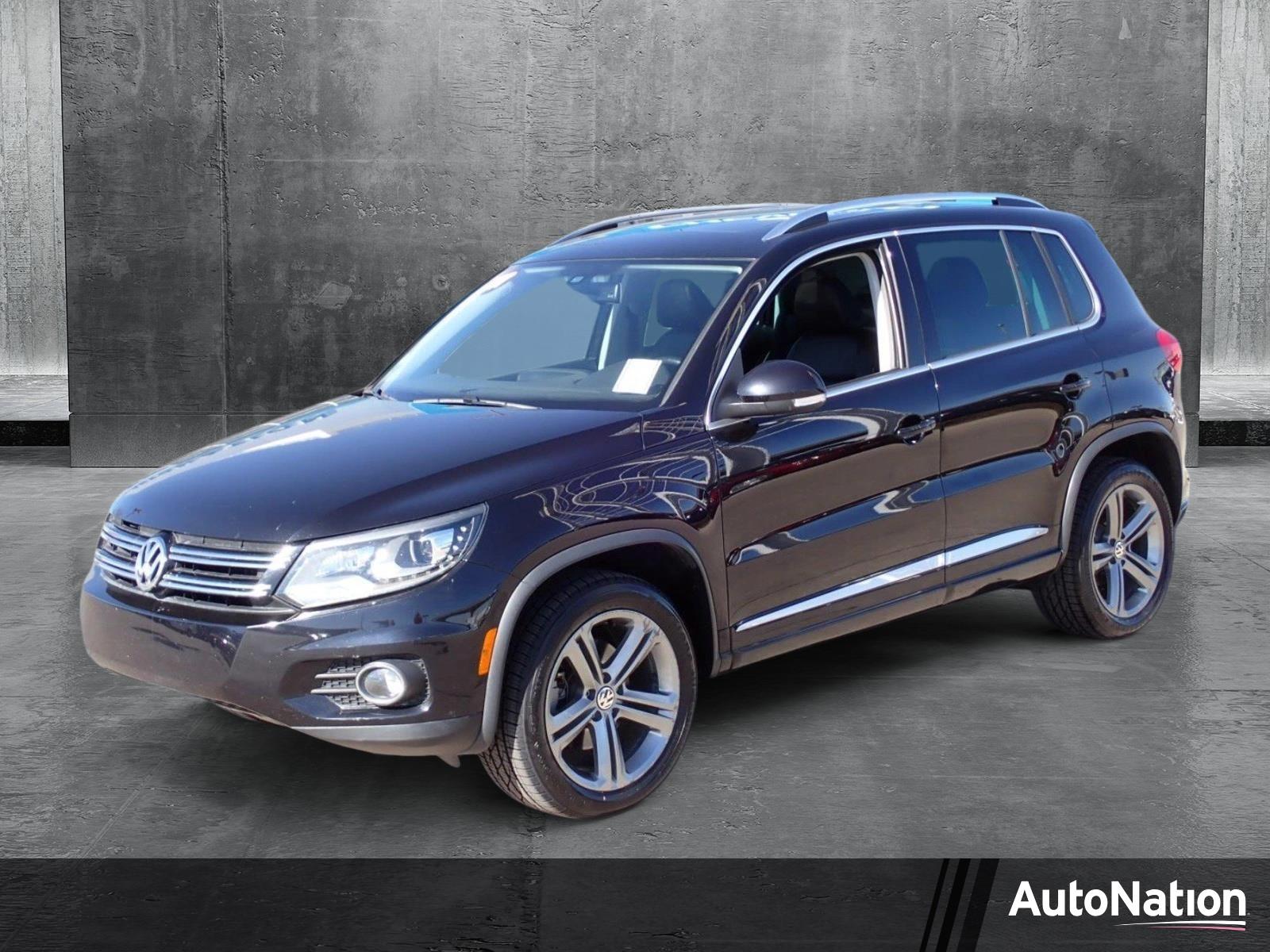 2017 Volkswagen Tiguan Vehicle Photo in DENVER, CO 80221-3610