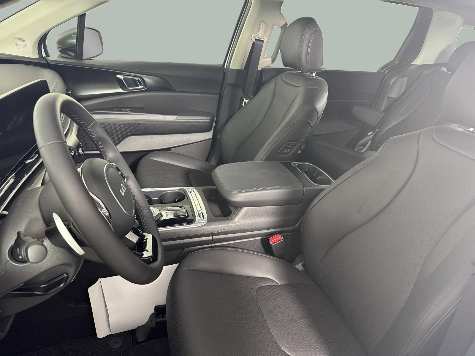 2025 Kia Carnival Hybrid Vehicle Photo in GEORGETOWN, TX 78626-7508