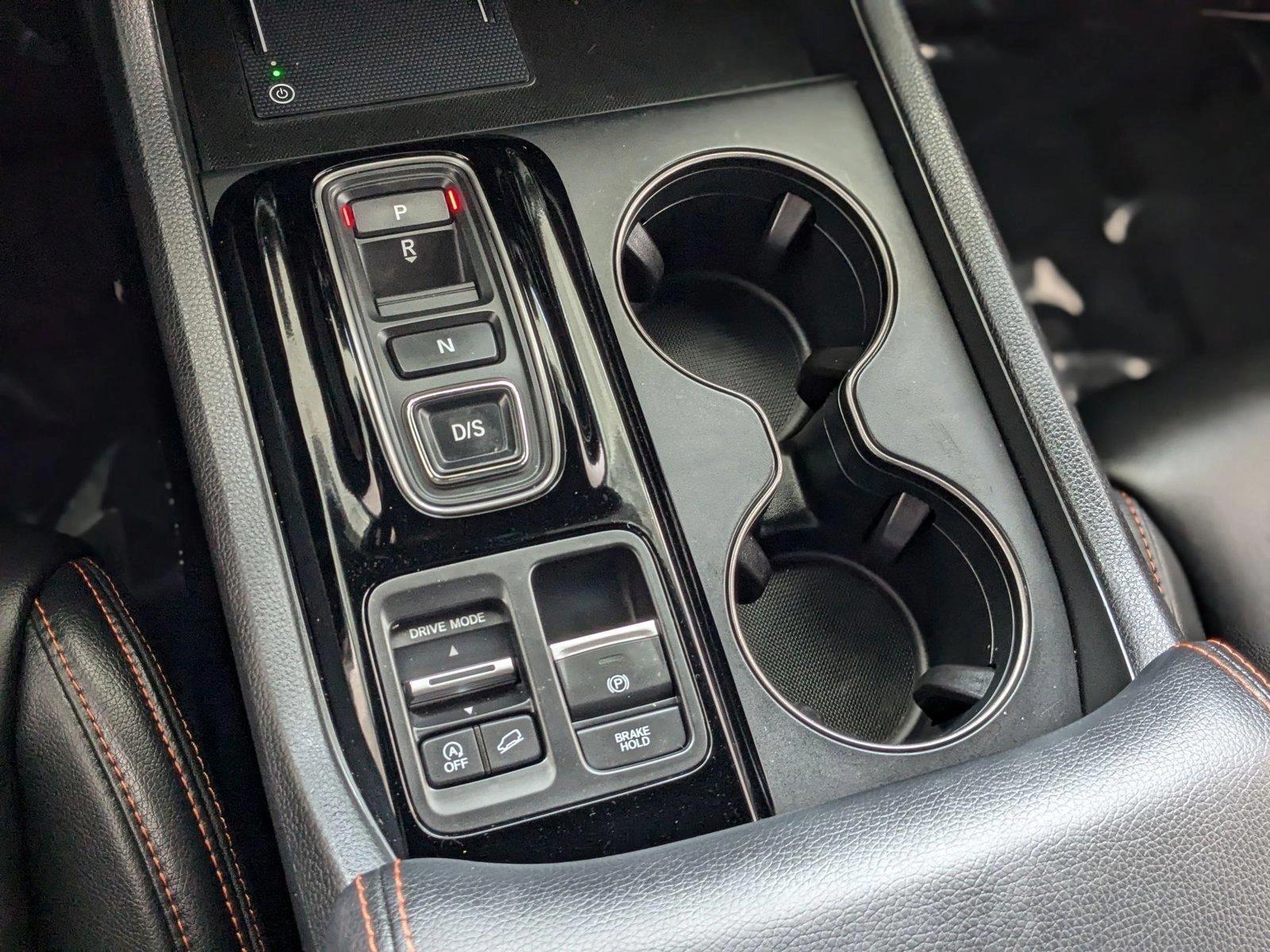 2023 Honda Pilot Vehicle Photo in VALENCIA, CA 91355-1705
