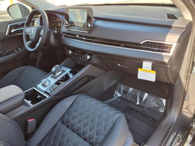 2025 Mitsubishi Outlander Plug-In Hybrid Vehicle Photo in Tampa, FL 33612
