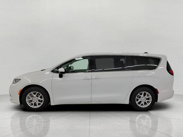 2023 Chrysler Pacifica Vehicle Photo in Green Bay, WI 54304