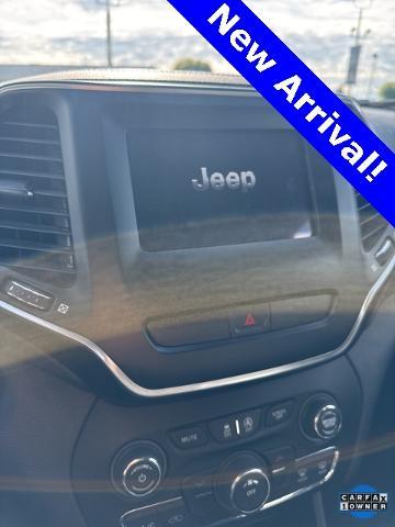 2019 Jeep Cherokee Vehicle Photo in Puyallup, WA 98371