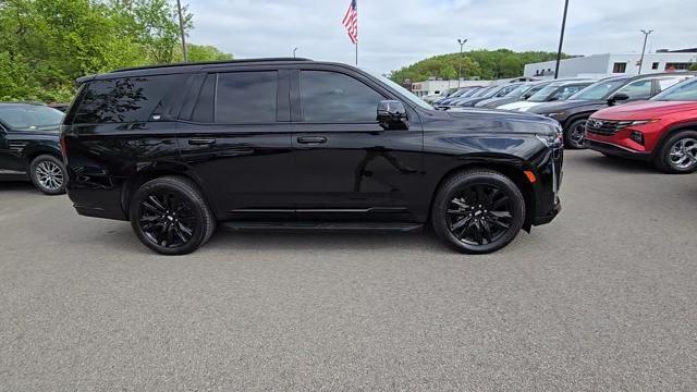 2022 Cadillac Escalade Vehicle Photo in Pleasant Hills, PA 15236