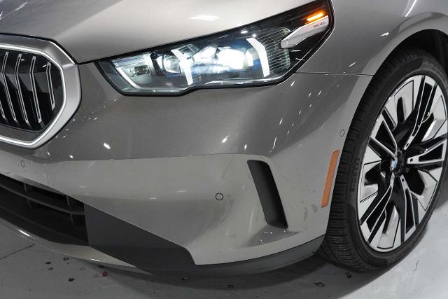 2024 BMW 530i xDrive Vehicle Photo in GRAPEVINE, TX 76051