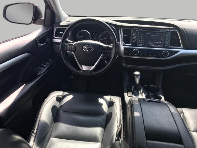 2019 Toyota Highlander Vehicle Photo in GREEN BAY, WI 54303-3330