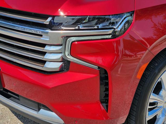 2023 Chevrolet Suburban Vehicle Photo in DENTON, TX 76210-9321