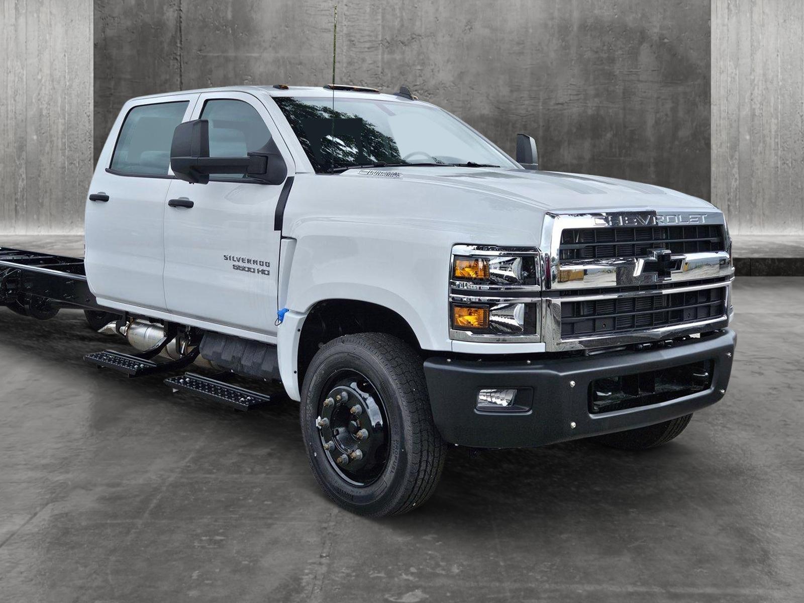 2024 Chevrolet Silverado 5500 HD Vehicle Photo in GREENACRES, FL 33463-3207