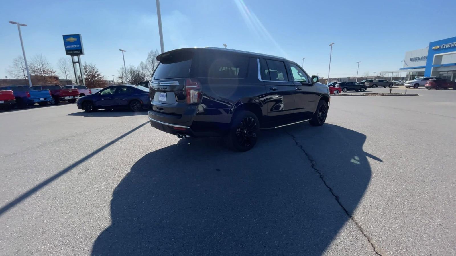 2024 Chevrolet Suburban Vehicle Photo in BENTONVILLE, AR 72712-4322