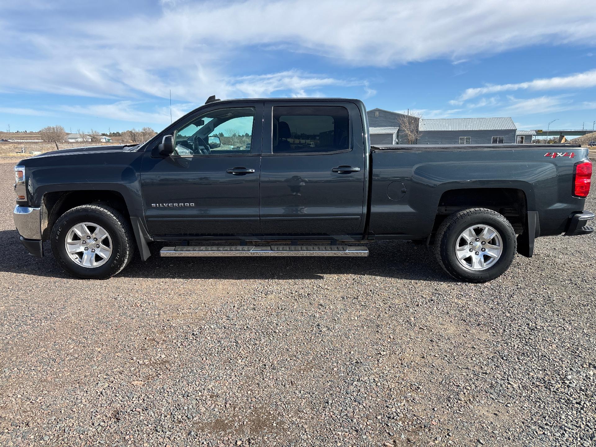 Used 2018 Chevrolet Silverado 1500 LT with VIN 3GCUKREC9JG502067 for sale in Sidney, NE