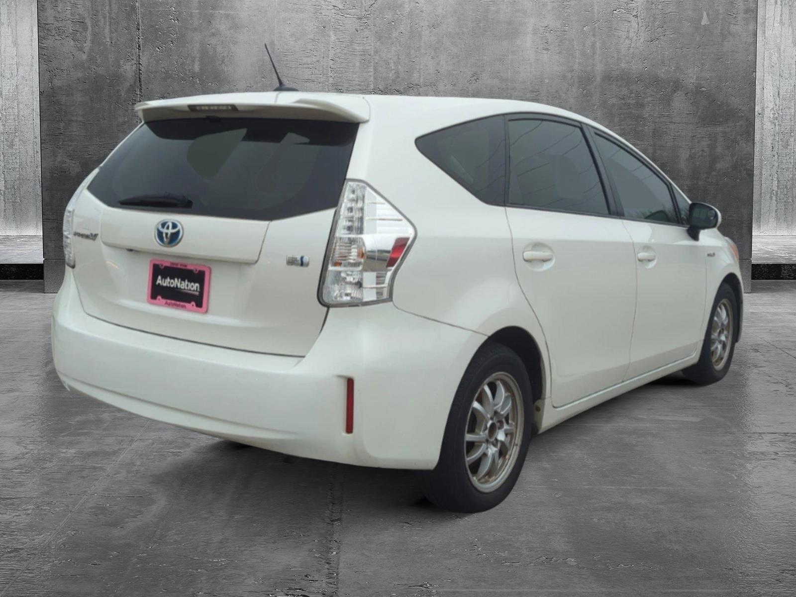 2013 Toyota Prius v Vehicle Photo in Memphis, TN 38125