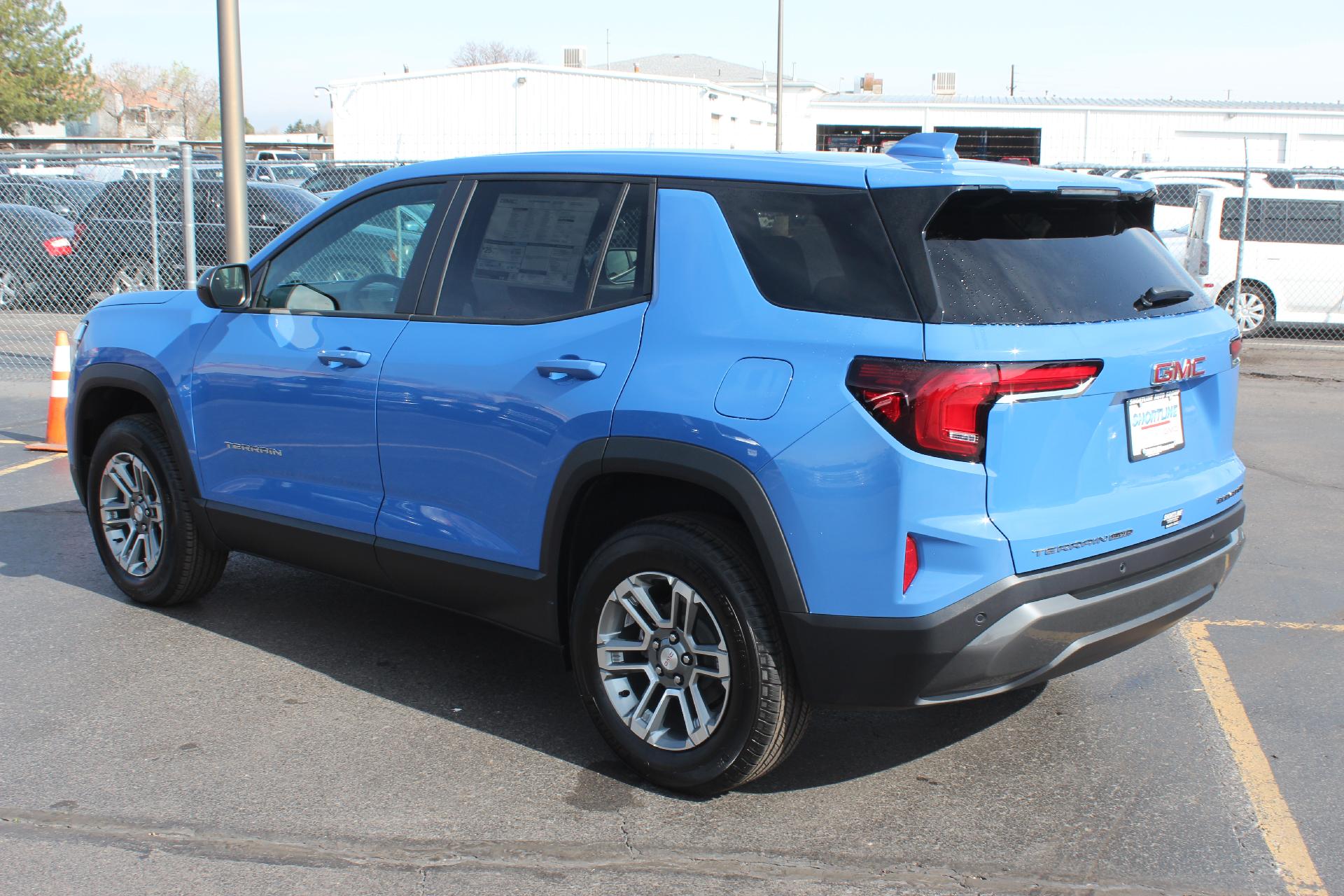 2025 GMC Terrain Vehicle Photo in AURORA, CO 80012-4011