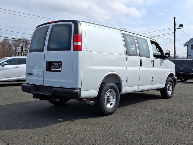 2025 Chevrolet Express Cargo 3500 Vehicle Photo in DANBURY, CT 06810-5034