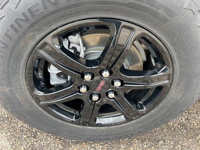 2023 GMC Acadia Vehicle Photo in MEDINA, OH 44256-9631