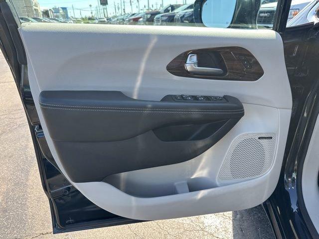 2021 Chrysler Pacifica Vehicle Photo in MEDINA, OH 44256-9631