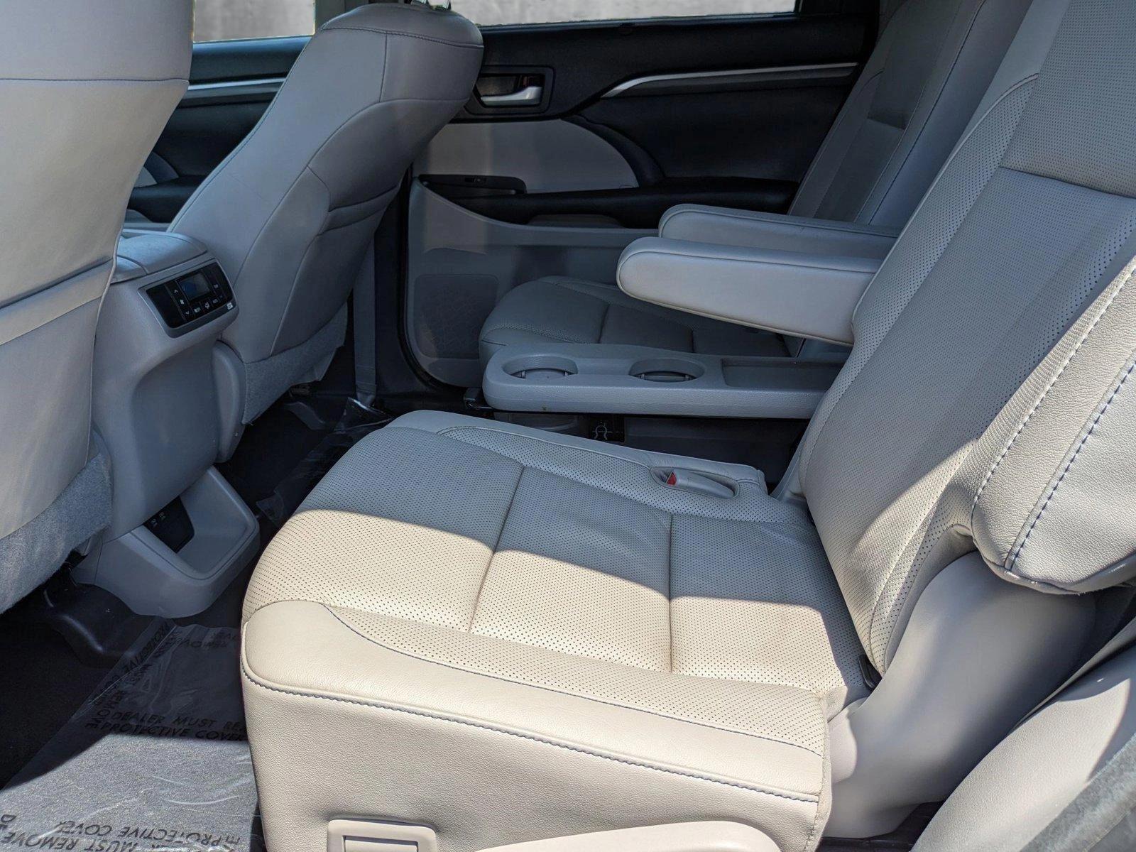 2017 Toyota Highlander Vehicle Photo in Clearwater, FL 33765
