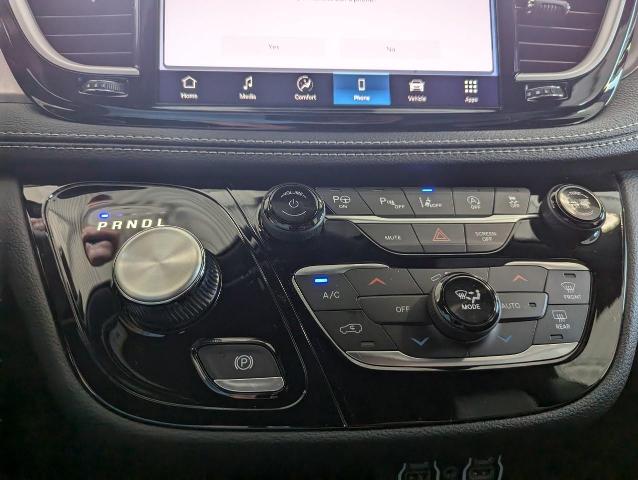 2025 Chrysler Pacifica Vehicle Photo in Oshkosh, WI 54901