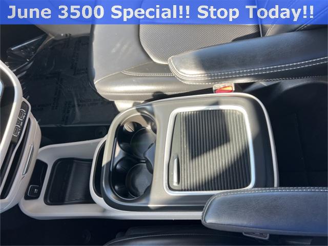 2023 Chrysler Pacifica Vehicle Photo in GREEN BAY, WI 54304-5303