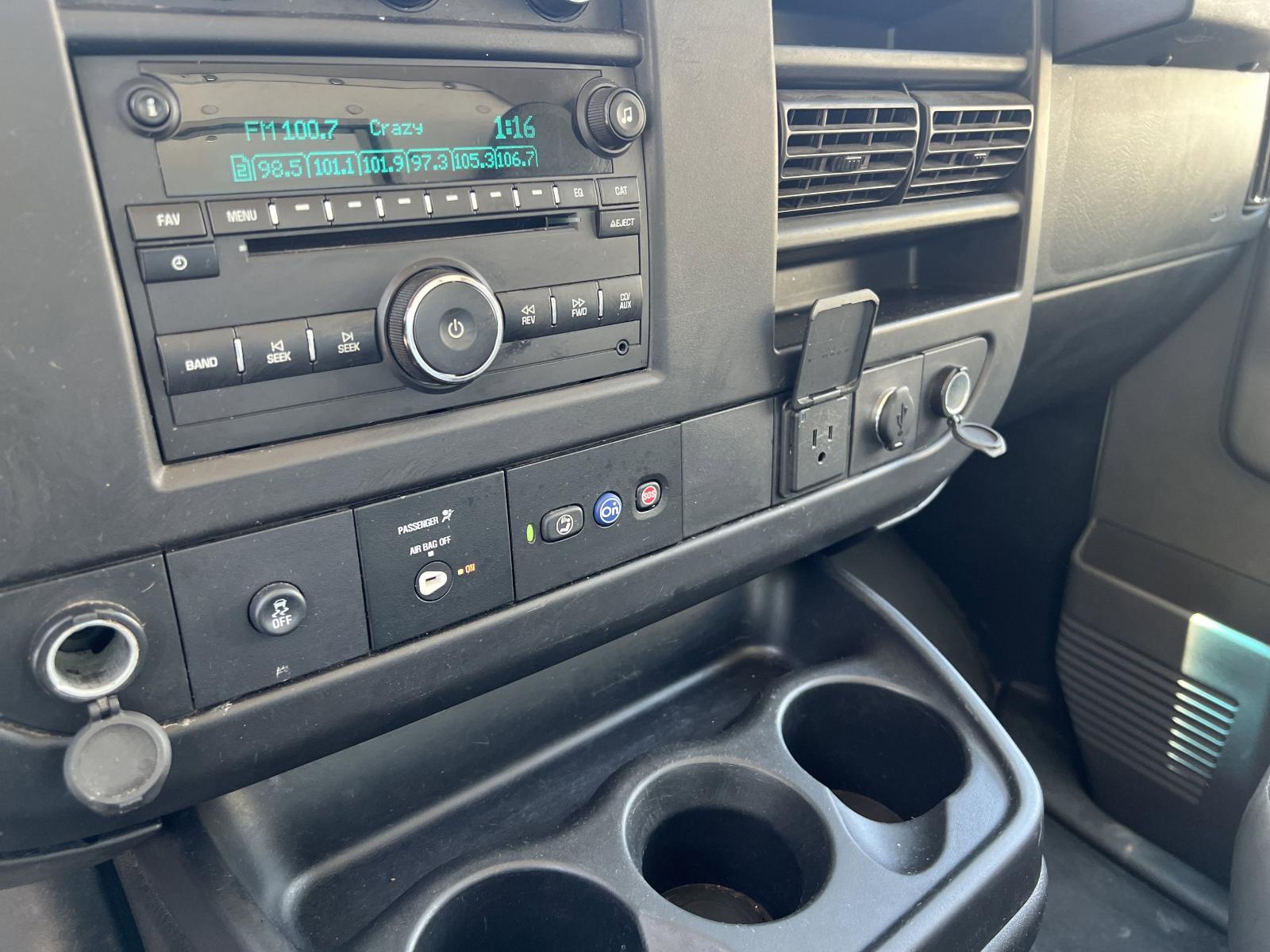 2021 Chevrolet Express Cutaway 3500 Vehicle Photo in GEORGETOWN, TX 78626-7508