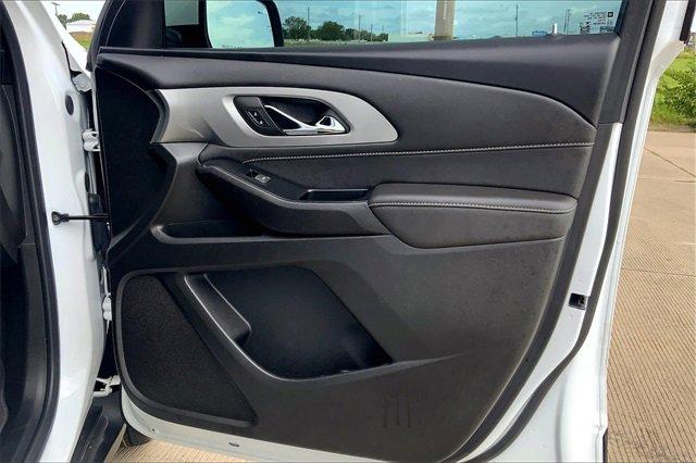 2023 Chevrolet Traverse Vehicle Photo in TOPEKA, KS 66609-0000