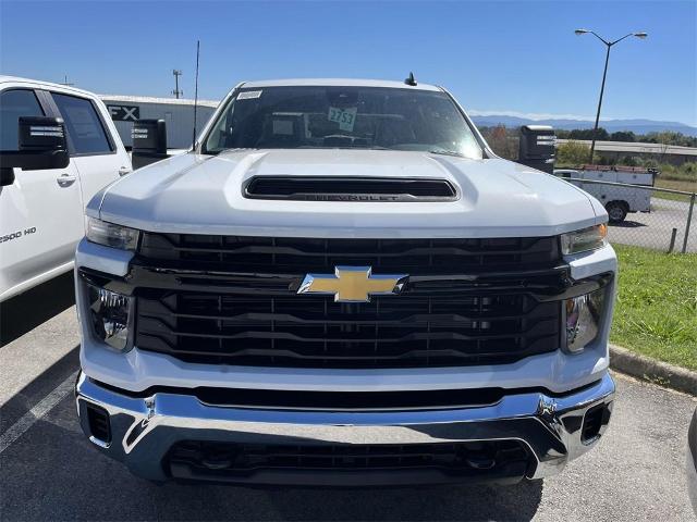 2024 Chevrolet Silverado 2500 HD Vehicle Photo in ALCOA, TN 37701-3235