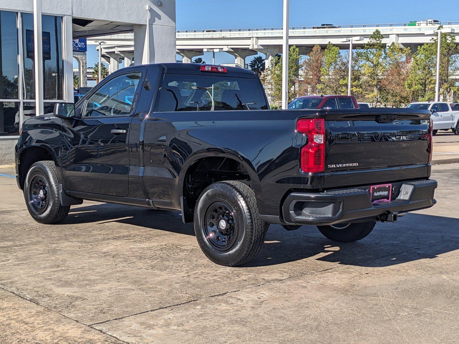 2025 Chevrolet Silverado 1500 Vehicle Photo in HOUSTON, TX 77034-5009