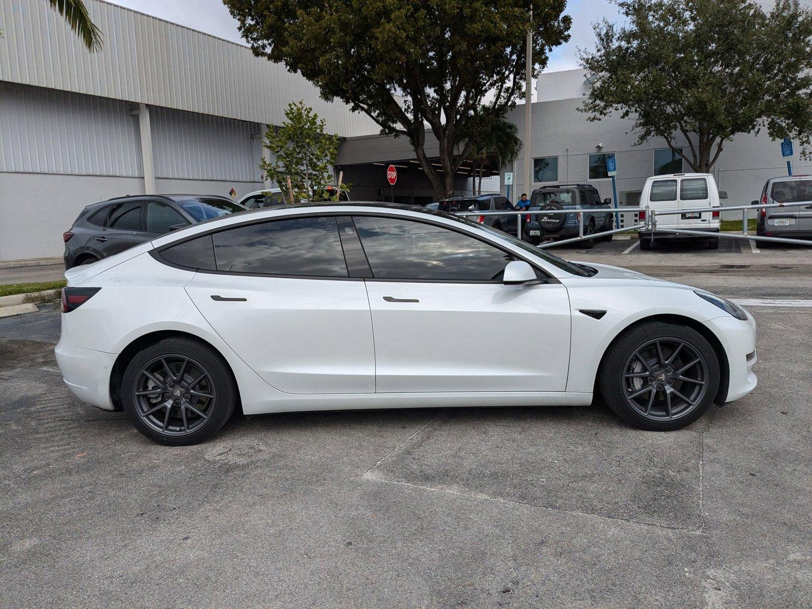 2022 Tesla Model 3 Vehicle Photo in Miami, FL 33015