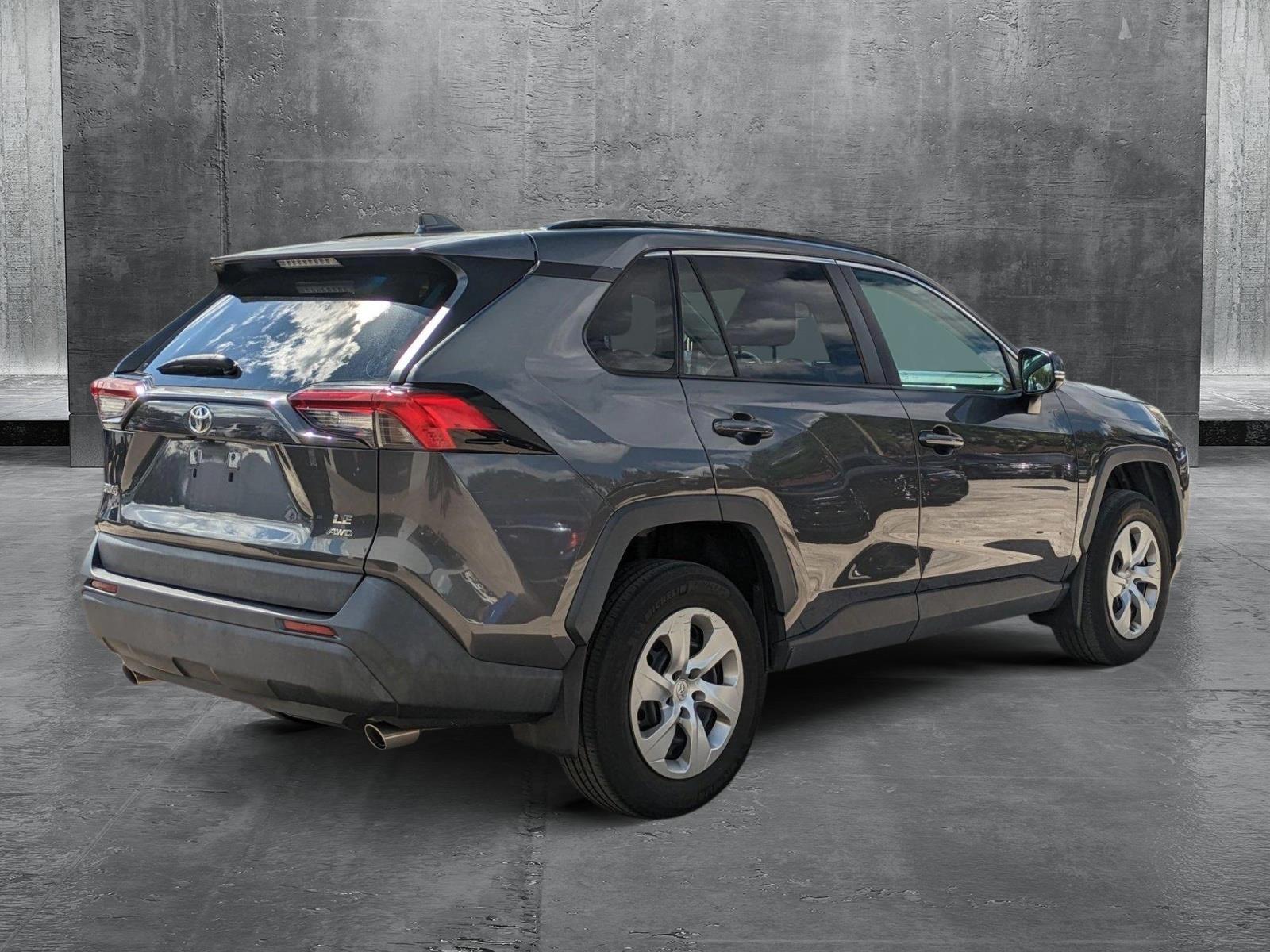 2019 Toyota RAV4 Vehicle Photo in Pembroke Pines , FL 33027