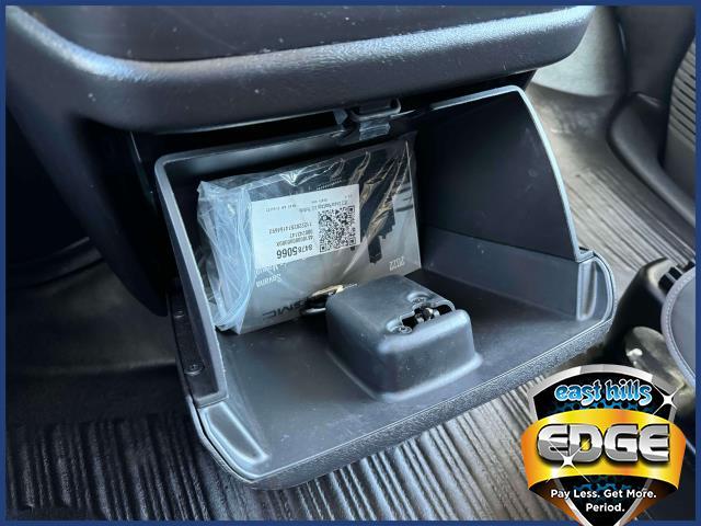 2022 GMC Savana Cargo Van Vehicle Photo in Roslyn, NY 11576