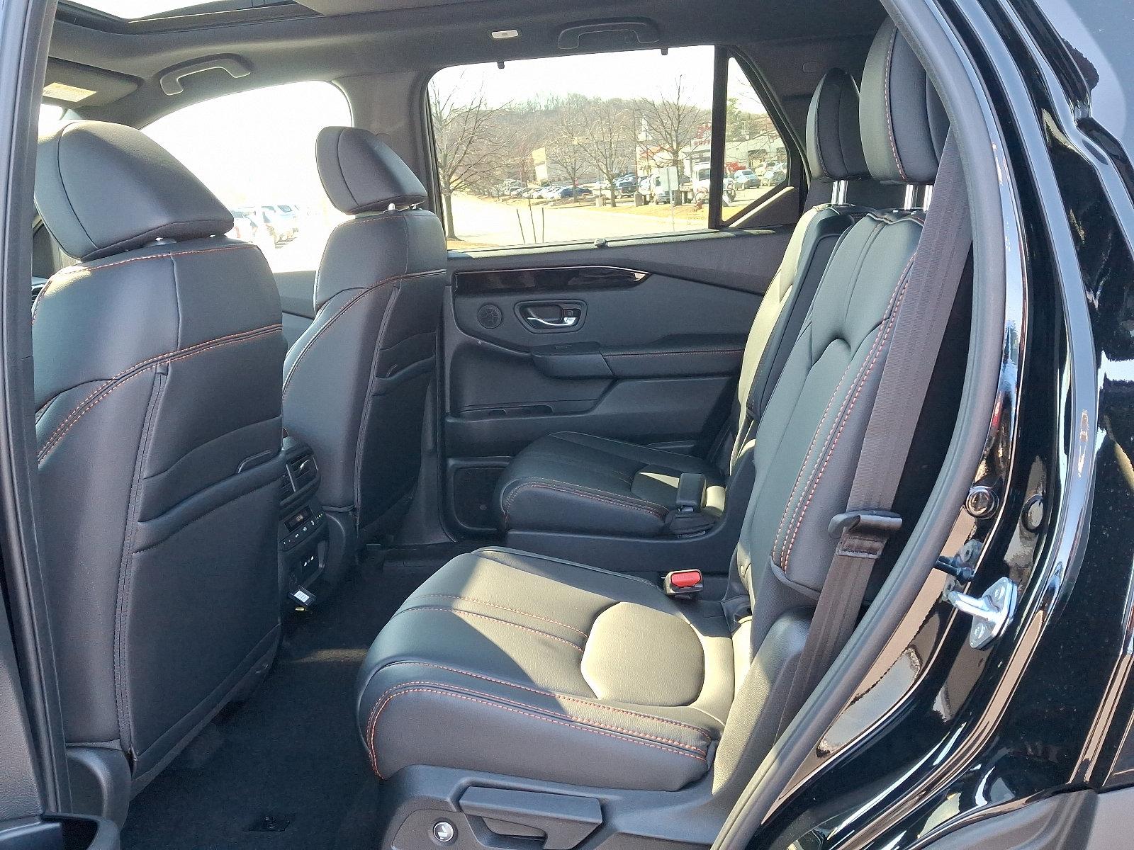 2025 Honda Pilot Vehicle Photo in Harrisburg, PA 17111