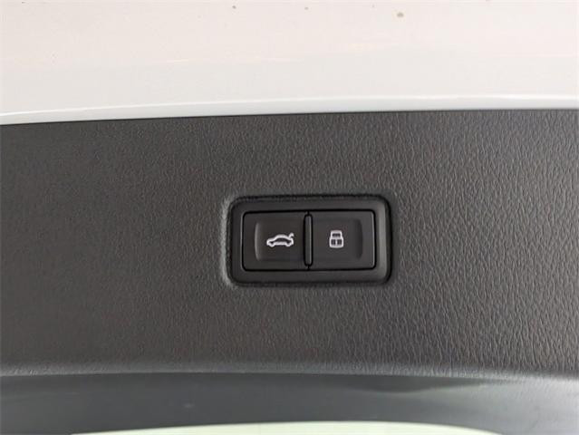 2017 Audi Q7 Vehicle Photo in ENGLEWOOD, CO 80113-6708