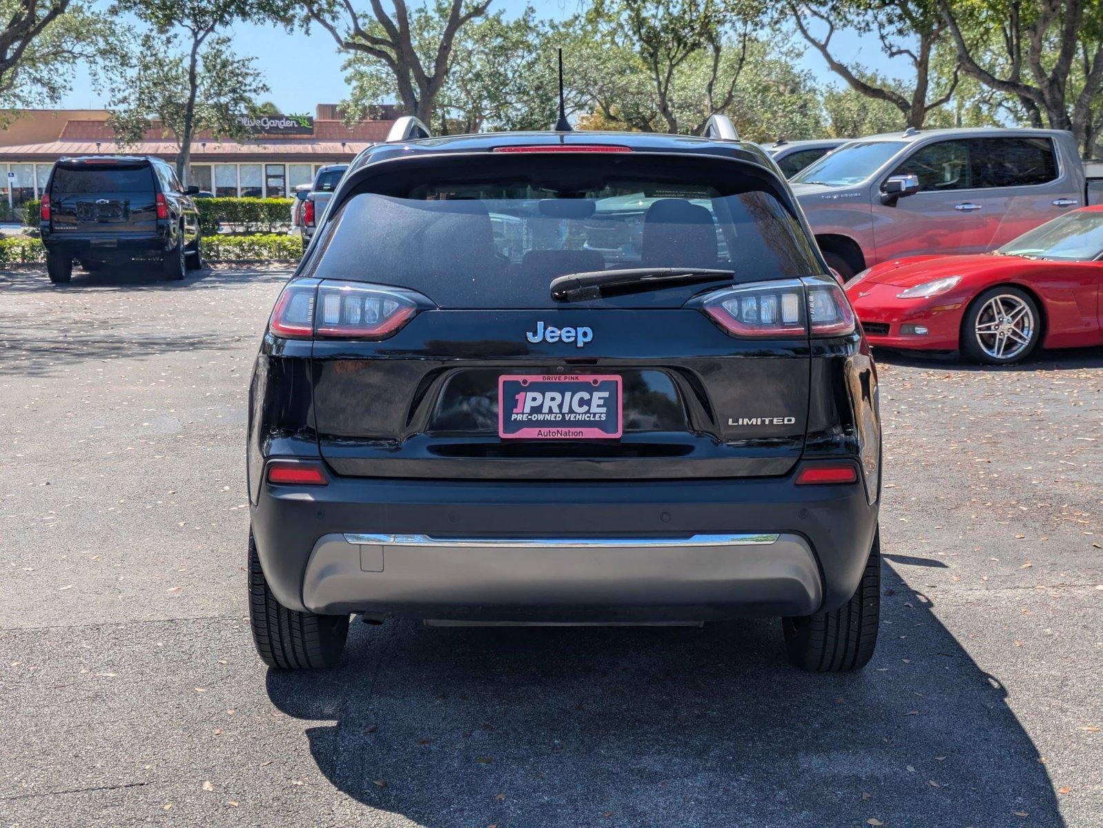 2019 Jeep Cherokee Vehicle Photo in GREENACRES, FL 33463-3207