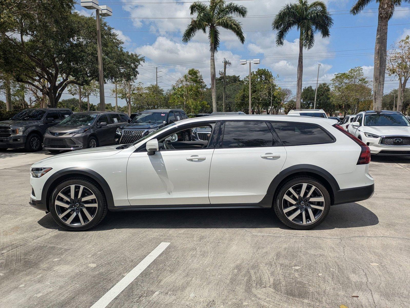 2021 Volvo V90 Cross Country Vehicle Photo in Coconut Creek, FL 33073