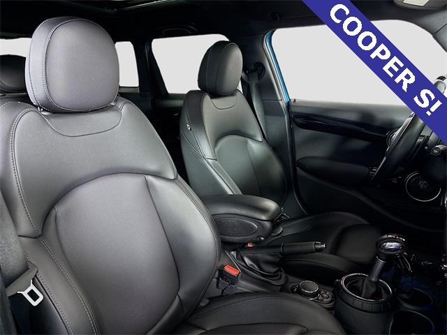 2015 MINI Cooper S Hardtop 4 Door Vehicle Photo in Puyallup, WA 98371