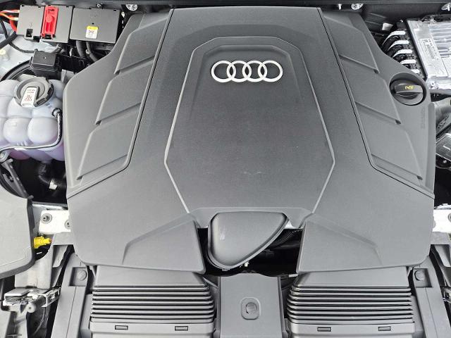 2025 Audi Q8 Vehicle Photo in SUGAR LAND, TX 77478