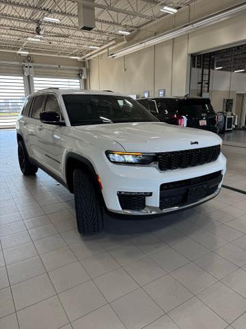 2024 Jeep Grand Cherokee L Vehicle Photo in Peoria, IL 61615