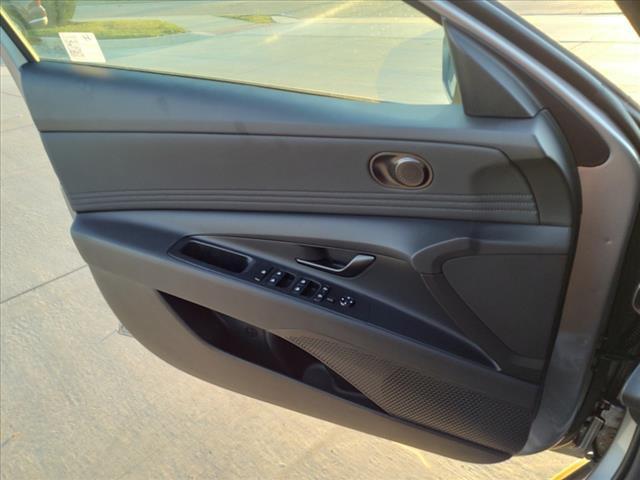 2025 Hyundai ELANTRA Vehicle Photo in Peoria, IL 61615