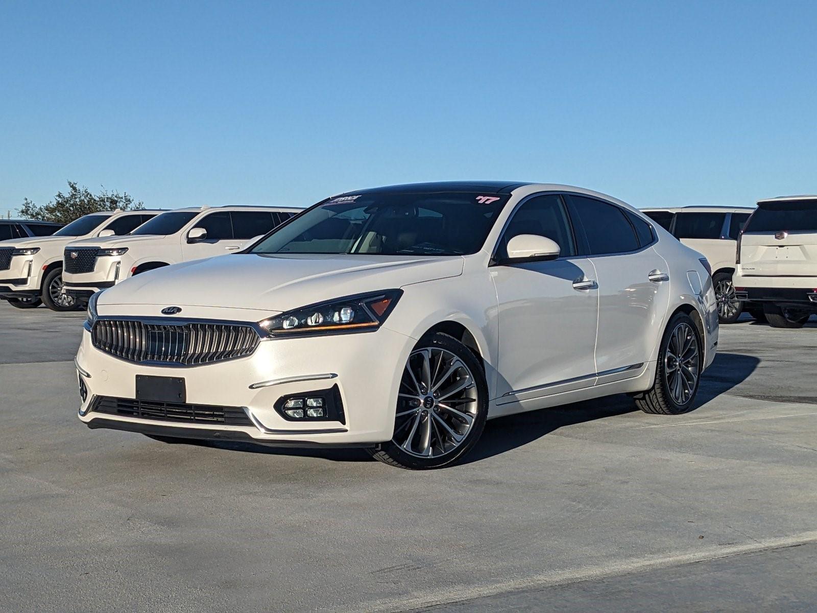 2017 Kia Cadenza Vehicle Photo in WEST PALM BEACH, FL 33407-3296