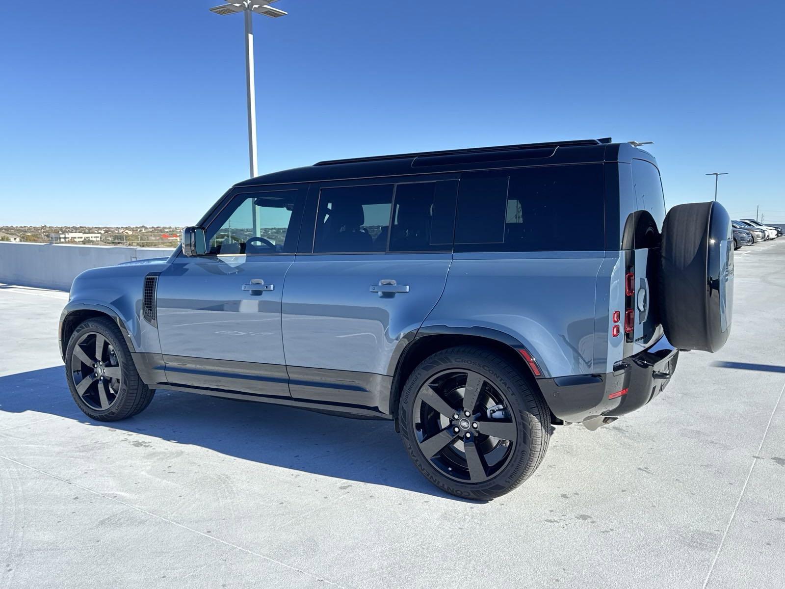 2025 Defender Vehicle Photo in AUSTIN, TX 78717